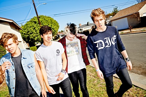 S Seconds of Summer (L-R: Ashton, Calum, Michael and Luke)